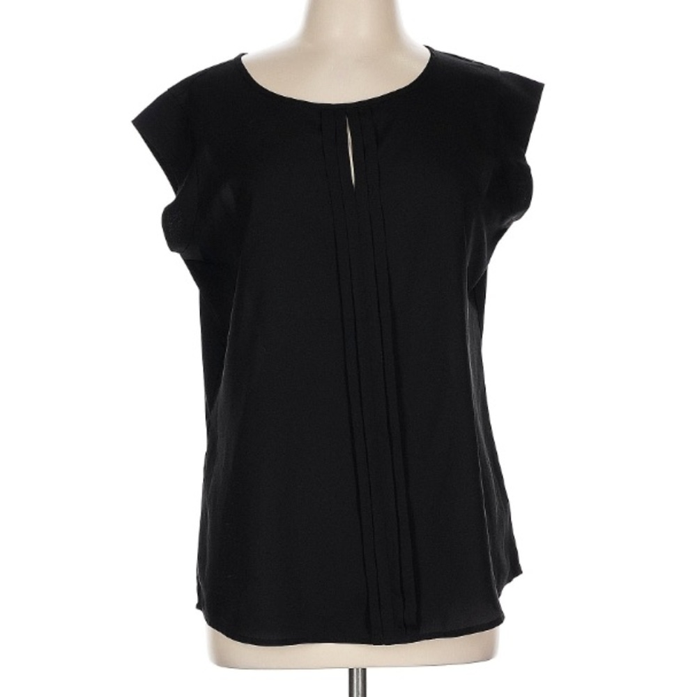 ✨ Size L ✨ The Limited Short Sleeve Blouse